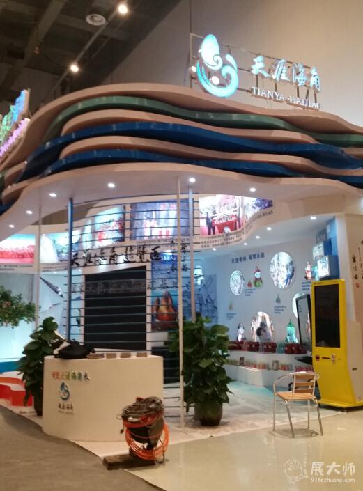 璀璨的展臺遠看都是焦點