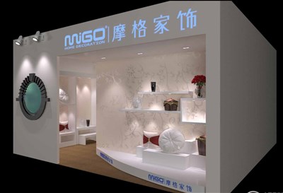 25平米展臺(tái)設(shè)計(jì)制作：一面開(kāi)口/現(xiàn)代/型材結(jié)構(gòu)/白色，為家具展展商而作（免費(fèi)使用）
